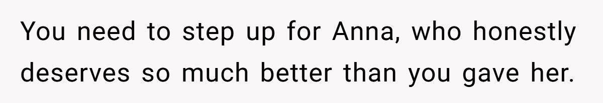 Girlfriend Hosts The Perfect Thanksgiving, Boyfriend’s Mom Calls It A Circus And He Just Sits There