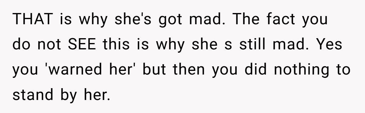 Girlfriend Hosts The Perfect Thanksgiving, Boyfriend’s Mom Calls It A Circus And He Just Sits There