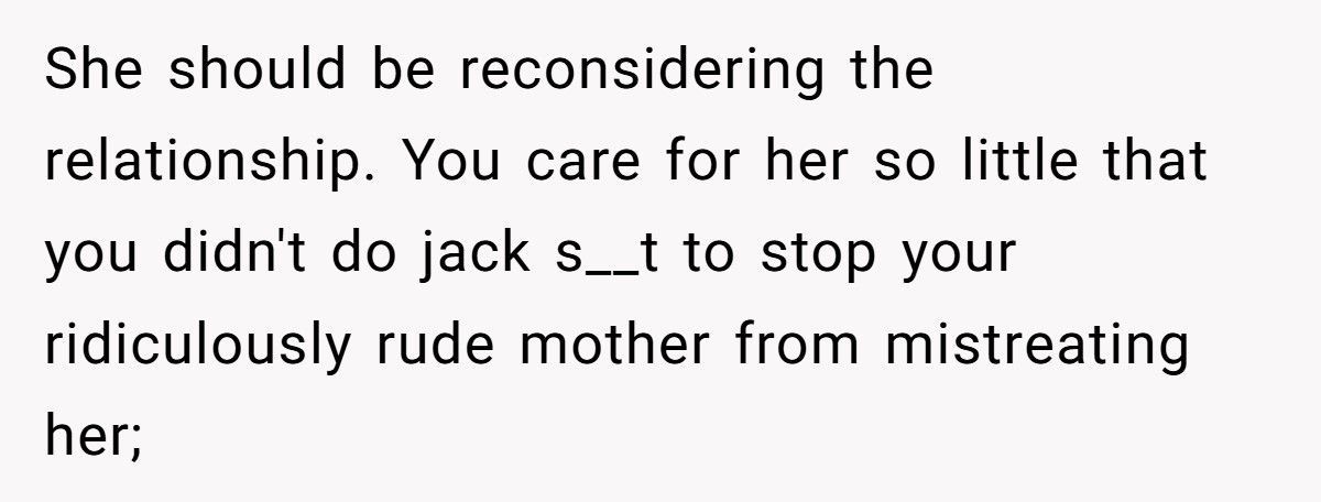 Girlfriend Hosts The Perfect Thanksgiving, Boyfriend’s Mom Calls It A Circus And He Just Sits There