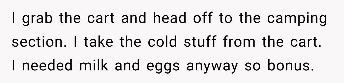 Entitled Shoppers Block A Worker, So A Bystander Teaches Them An Unforgettable Lesson