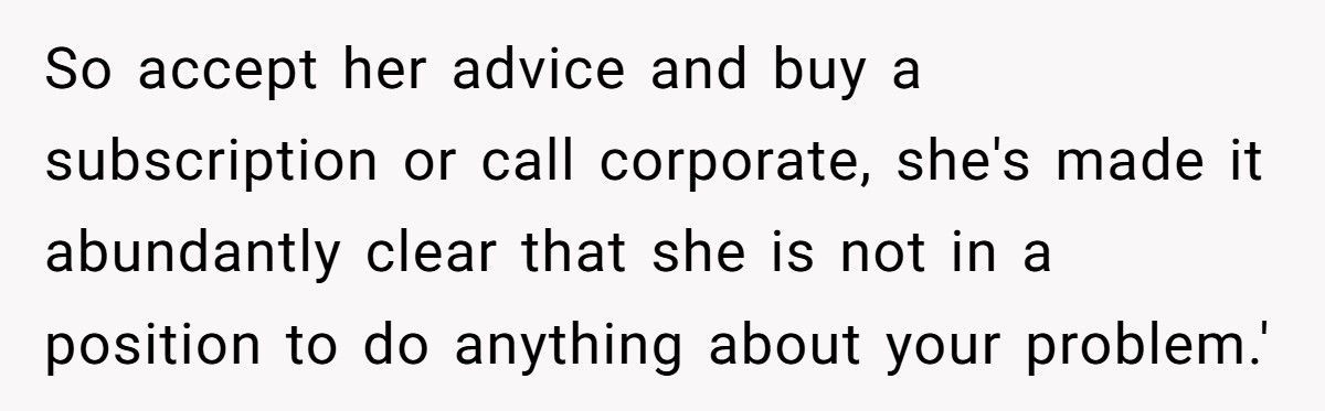 Entitled Shoppers Block A Worker, So A Bystander Teaches Them An Unforgettable Lesson