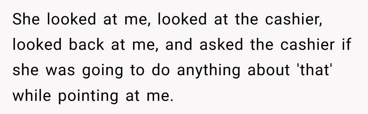 Entitled Shoppers Block A Worker, So A Bystander Teaches Them An Unforgettable Lesson