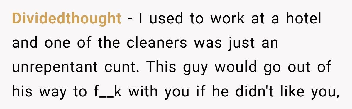 Entitled Shoppers Block A Worker, So A Bystander Teaches Them An Unforgettable Lesson