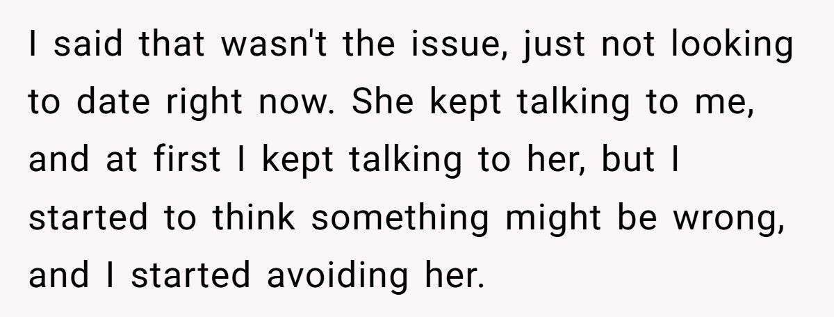 Guy Says He’s Not Interested, Woman At The Gym Keeps Showing Up In His Workout Routine