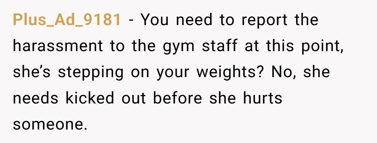 Guy Says He’s Not Interested, Woman At The Gym Keeps Showing Up In His Workout Routine