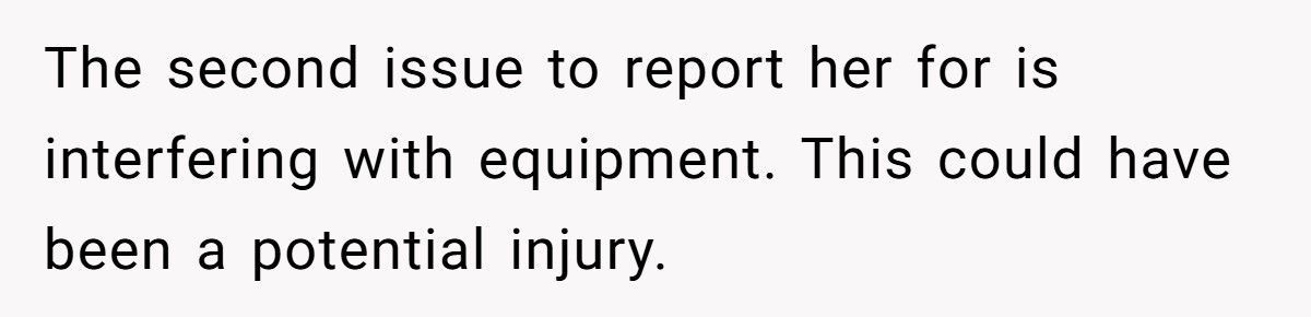 Guy Says He’s Not Interested, Woman At The Gym Keeps Showing Up In His Workout Routine