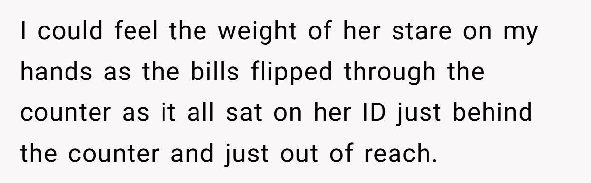 Customer Tried Paying With Fake Cash, Got Arrested Right After Telling The Cashier How To Do His Job