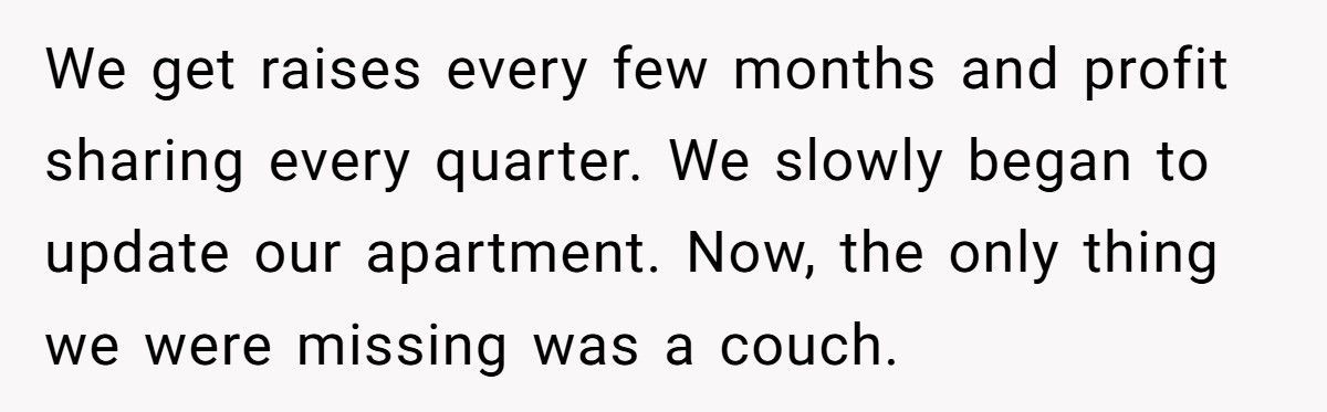 Woman Buys $100 Chair For Her Sister, Sister Accuses Her Of Calling Her Fat