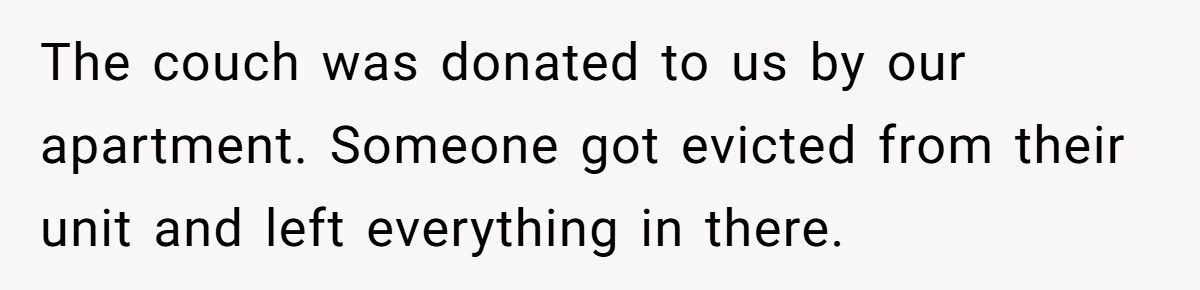 Woman Buys $100 Chair For Her Sister, Sister Accuses Her Of Calling Her Fat