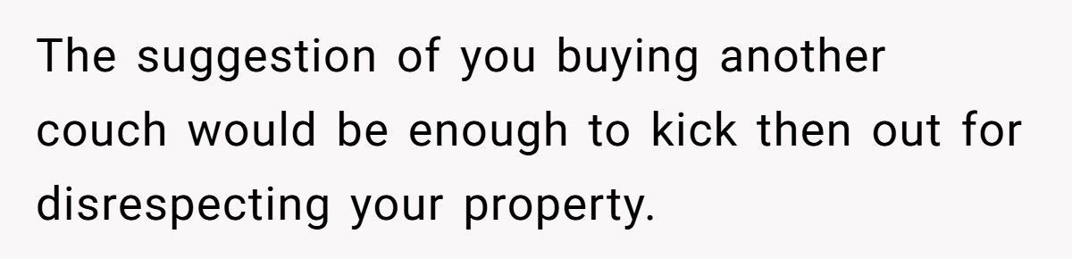 Woman Buys $100 Chair For Her Sister, Sister Accuses Her Of Calling Her Fat