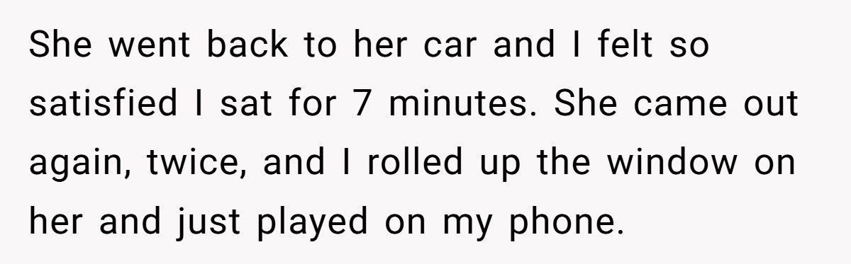 Man Refuses To Move After Woman Fills 10-Item Lane, She’s Furious After Waiting Eight Minutes