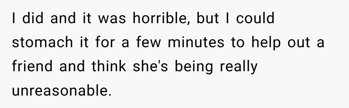 Bride Demands Bridesmaid Take Off Glasses So She ‘Doesn’t Ruin The Photos’, Internet Loses It