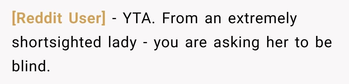 Bride Demands Bridesmaid Take Off Glasses So She ‘Doesn’t Ruin The Photos’, Internet Loses It