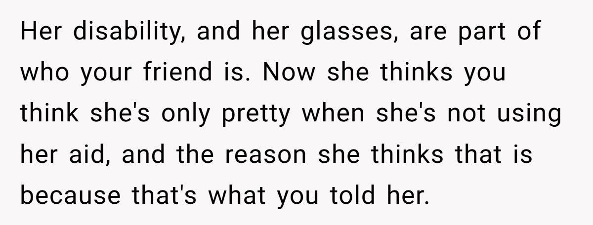 Bride Demands Bridesmaid Take Off Glasses So She ‘Doesn’t Ruin The Photos’, Internet Loses It