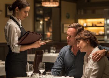 Waiter Tells Autistic Woman Her Panic Attack Isn’t A Free Meal Pass, Faces Backlash Online Waiter Tells Autistic Woman Her Panic Attack Isn’t A Free Meal Pass, Faces Backlash Online