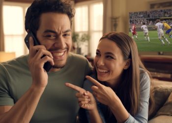 Customer Service Demands To Speak To A Deaf Woman, So Her Brother Gives Them Exactly What They Asked For