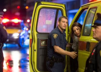 Police Officer Tries To Intimidate His Wife’s Paramedic Rescuer, Physics Teaches Him A Lesson