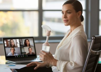 Boss Insists Everyone’s Camera Must Stay On, So This Mom Turns Hers On While Pumping Boss Insists Everyone’s Camera Must Stay On, So This Mom Turns Hers On While Pumping