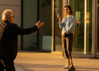 Woman Refuses To Share How She Lost Her Leg With A Stranger, Gets Called “Rude” For Having Boundaries