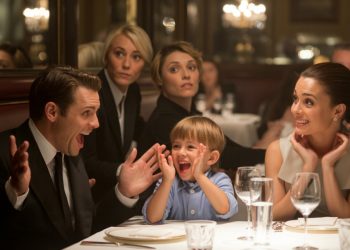 Woman Tells Fiancé He Embarrassed Her By Singing Happy Birthday At A Restaurant Woman Tells Fiancé He Embarrassed Her By Singing Happy Birthday At A Restaurant