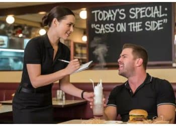 The College Guy Criticized Her Greeting – She Turned His Meal into a Comedy of Revenge