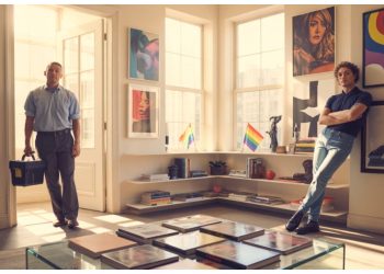 Landlord Tries to Force Queer Scientist to Turn His Apartment Into a Showroom – Instantly Regrets Underestimating Him