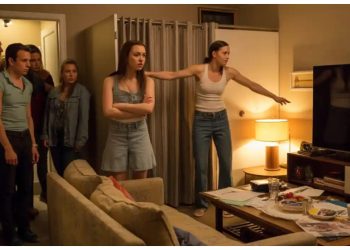 Roommate War: Woman Tells Her Roomie’s Friends ‘Don’t Sit on My Couch!