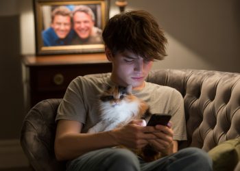 Boy Refused To Ditch Cat For Stepbrother, Clashed With Mom Boy Refused To Ditch Cat For Stepbrother, Clashed With Mom