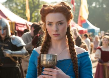 Teen Wanted To Be A Princess At Ren Faire, Friends Objected Teen Wanted To Be A Princess At Ren Faire, Friends Objected