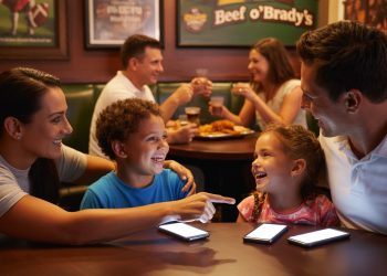 All She Wanted Was a Quiet Dinner – Then the Kids’ iPads Started Blasting…