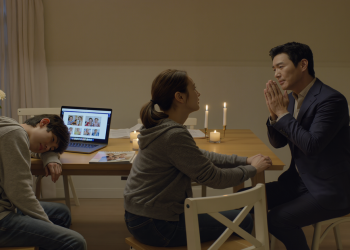 Teen Demands Emotional Slideshow Of Late Mom At Dad’s Wedding, Stepmom Shuts It Down Cold