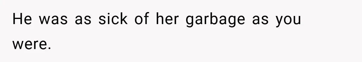 Girlfriend Accuses Waiter of Flirting With Her Man - His Savage Reply Leaves Everyone Stunned! He was as sick of her garbage as you were.
