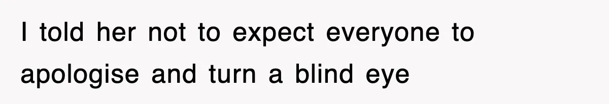 Mother Declines To Go To Daughter’s Graduation After She Chose Her Absent Father Over Her I told her not to expect everyone to apologise and turn a blind eye