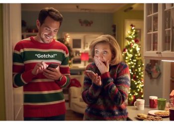 When a Snoop Can’t Resist Her Daughter’s Phone - She Gets the Shock of a Lifetime When a Snoop Can’t Resist Her Daughter’s Phone – She Gets the Shock of a Lifetime