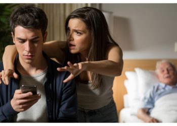 Girlfriend Furious She Wasn’t “Updated” During Boyfriend’s Family Emergency