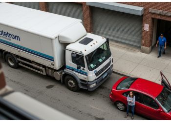 Delivery Driver Blocks Entitled Car After She Refuses to Move for 15 Seconds Delivery Driver Blocks Entitled Car After She Refuses to Move for 15 Seconds