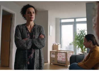 Mom Blames Sister for "Pushing Away" Her Kids After Years of Free Childcare Mom Blames Sister for “Pushing Away” Her Kids After Years of Free Childcare