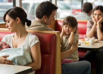 Man Asks A Stranger To Explain Her Baby’s Crying To His Autistic Daughter, Girlfriend Calls Him Out Man Asks A Stranger To Explain Her Baby’s Crying To His Autistic Daughter, Girlfriend Calls Him Out