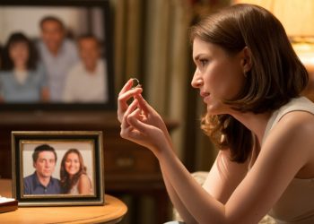 Ex-Fiancé Demands The Family Heirloom Ring Back, Is She Being Entitled For Refusing?