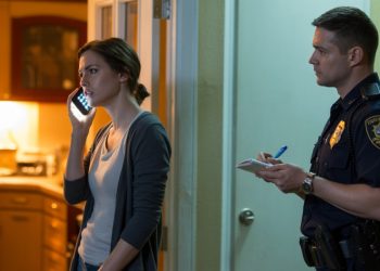 Woman Calls Ex-Roommate When Cops Come Knocking, Gets Accused Of “Betrayal”