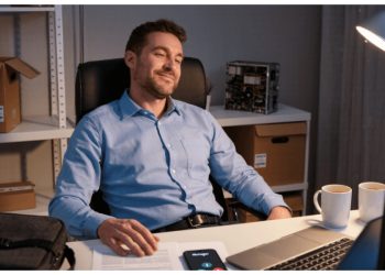 Manager Explodes When Worker Refuses To Cancel His Friday Exit