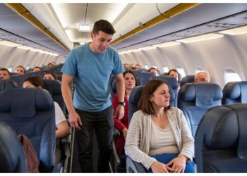 Passenger Drinks 80oz on a 3-Hour Flight, Uses Bathroom 4 Times – AITA?