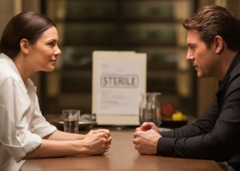 Fiancé Finds Out About Hysterectomy From Her Mom At Lunch, Now He’s Furious She Hid It