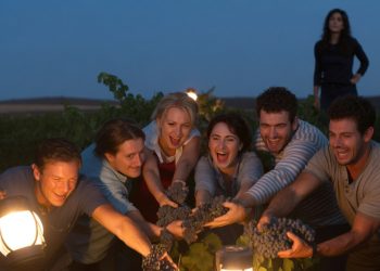Maureen Tried To Steal All The Grapes, So They Stayed Up All Night Picking Every Single One Maureen Tried To Steal All The Grapes, So They Stayed Up All Night Picking Every Single One