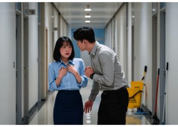 Coworker Melts Down After Man Quietly Points Out a Period Stain at Work Coworker Melts Down After Man Quietly Points Out a Period Stain at Work