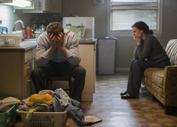 Man Tells Girlfriend Depression Isn’t An Excuse For Laziness, She’s Crying And Staying With Her Mom