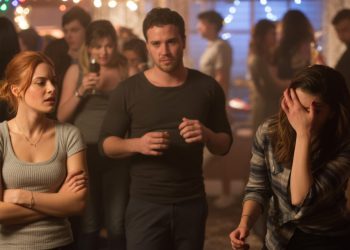 Girlfriend Slams Classmate For Trying To Steal Her Boyfriend, Now Everyone Hates Her