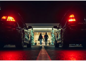 Friends Decide To Walk Back Into Mall After Drivers Wage War For Their Parking Spot. Friends Decide To Walk Back Into Mall After Drivers Wage War For Their Parking Spot.
