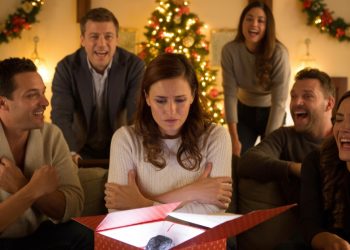 Woman Left In Tears After Fiancé’s Family Gifts Her 18 Pieces Of Coal For Christmas Woman Left In Tears After Fiancé’s Family Gifts Her 18 Pieces Of Coal For Christmas