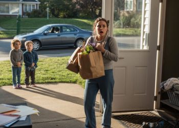 Woman Runs Errands For Ten Minutes, And Suddenly Everyone Treats Her Like A Criminal